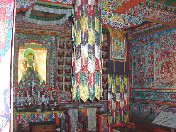 仏教寺院内部