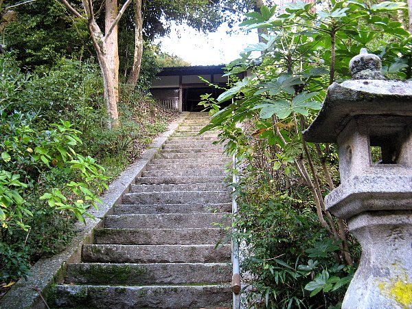 白山神社への石段