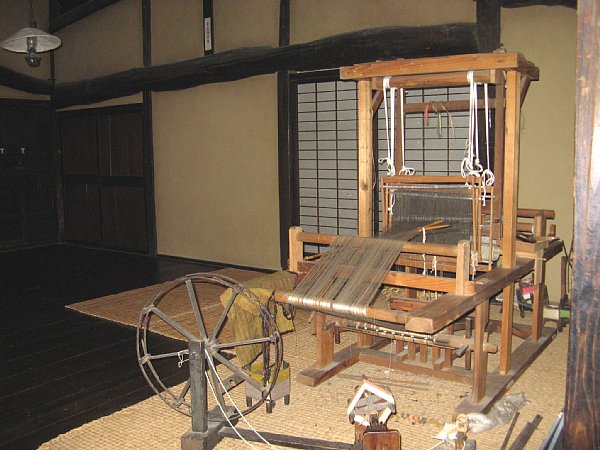江戸時代の農家　機織り機