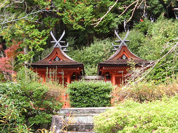 春日堂・白山堂